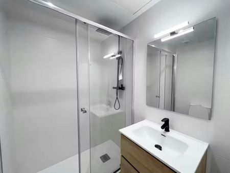 Carrer dels Alts Forns, Barcelona, Catalonia 08038 - Photo 3