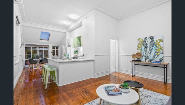 Register to Inspect // Classic Style meets Contemporary Class - Photo 1