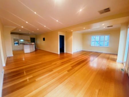 4 Bed, 3 Bath - Photo 2