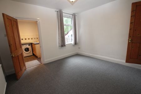 603 Carlton Road, Carlton, Nottingham, NG3 7AF - Photo 5