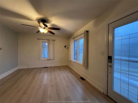 For Lease - 41 ALEXANDRA Unit# ROOM 1, Chatham, Ontario - Photo 1