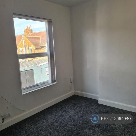 2 bedroom end of terrace house to rent - Photo 1