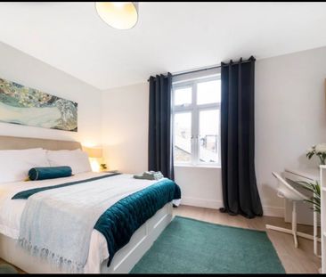 Studio Flat, Streatham High Road, SW16 - Photo 2