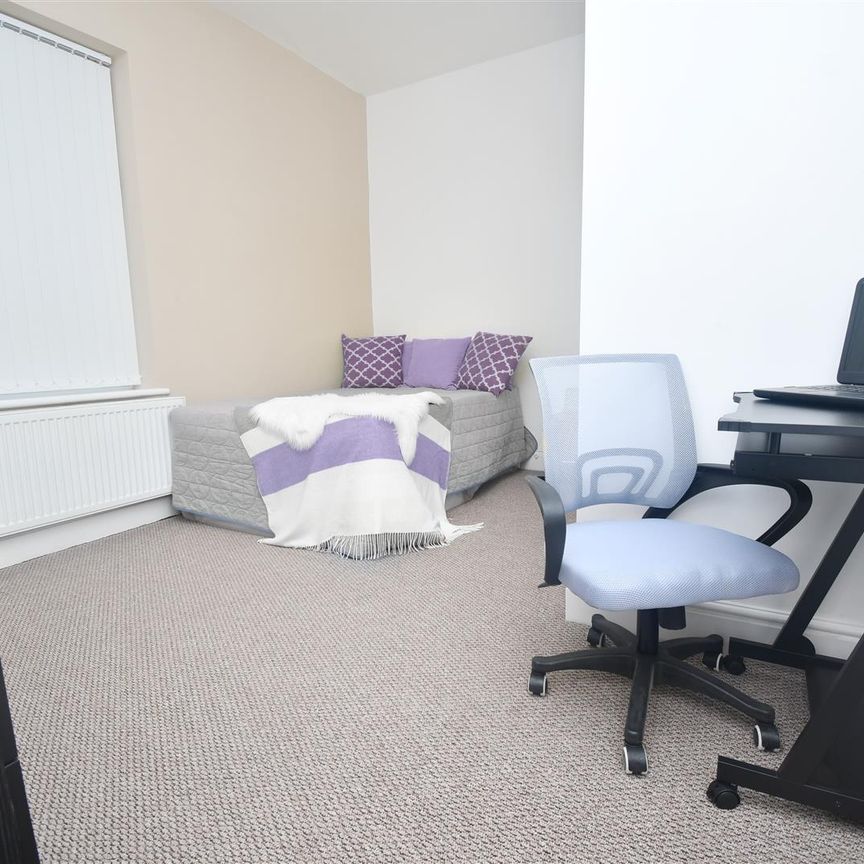 1 bed house share to rent in Lebanon Street, Burnley, BB10 - Photo 1