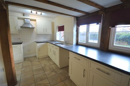 2 bed detached house to rent in Longford, Kingsland - Photo 4