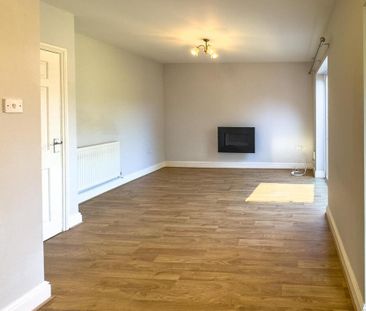 2 bedroom semi-detached bungalow to rent - Photo 2