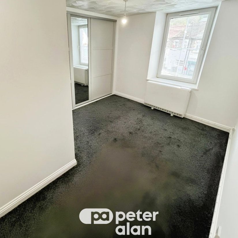 Gwern Avenue, Senghenydd, CAERPHILLY - Photo 1