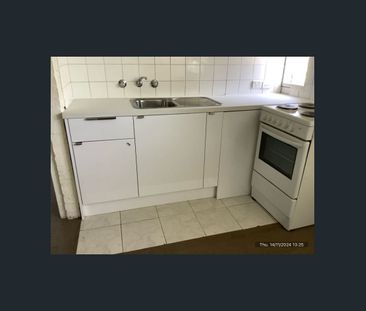 Super convenient Greville St location - Photo 2