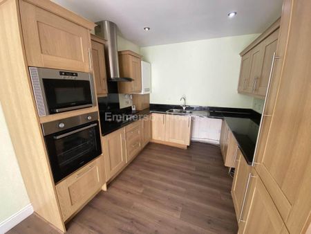 3 bedroom detached house to rent - Photo 5