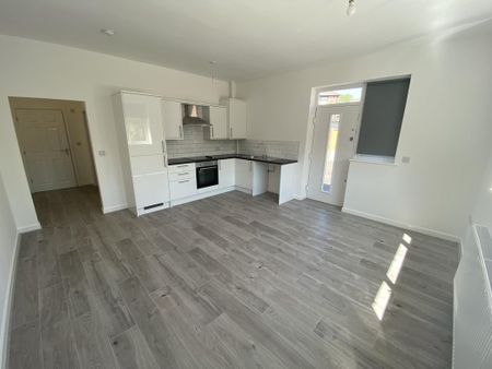 1 bedroom ground floor flat to rent - Photo 3
