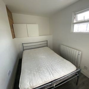 Richards Street - Photo 2