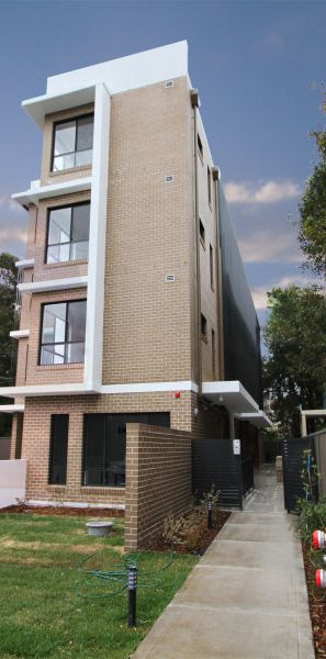 Spacious studio apartment for lease - Photo 1