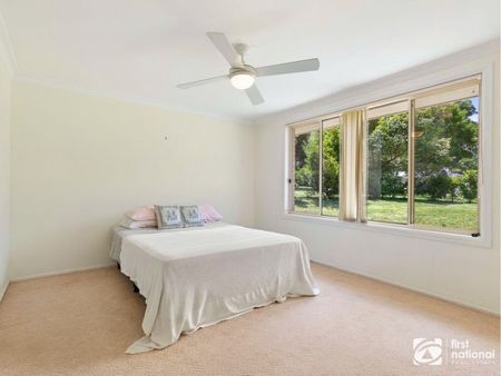 Enjoy peaceful living in a spacious family home - Photo 5