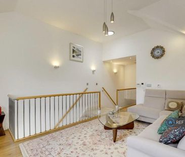 2 bedroom maisonette to rent - Photo 2