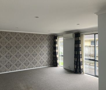 Discover comfortable, convenient living in this freshly painted 3 b... - Photo 3