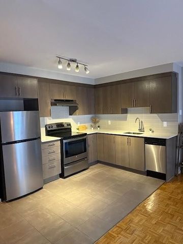 Kenson Towers, a reputable apartment building located in the central core of downtown Ottawa. - Photo 3