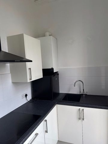 Studio Flat, Devonshire Road, CH43 - Photo 5