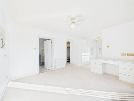 4 bedroom detached house to rent - Photo 4