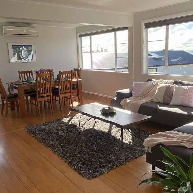 Family Home with 5-Bedroom, 2-Bathroom - Photo 1