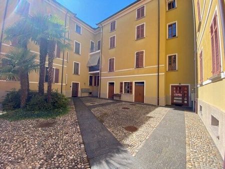 LUMINOUS APARTMENT - FIRST RENT FREE - Photo 4