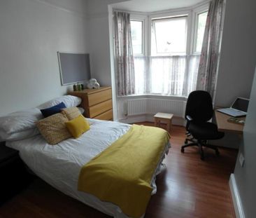 4 bedroom terraced house to rent - Photo 4