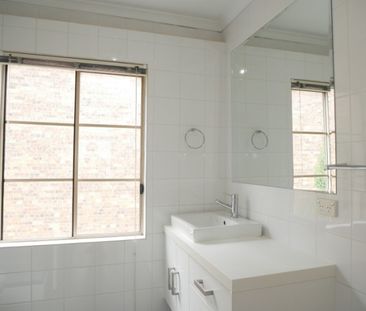 Low Maintenance Inner City - Photo 2