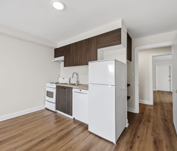 For Lease - 1958A Eglinton Avenue, Toronto, Ontario - Photo 4