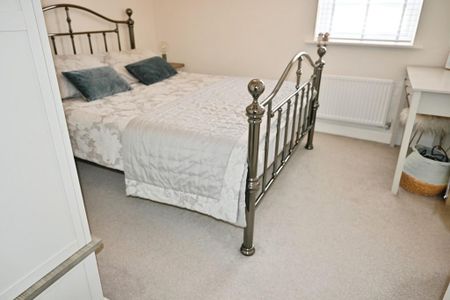 3 bedroom detached house to rent - Photo 5