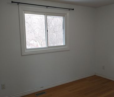 For Lease - 418 Little Avenue Unit# Main Level, Barrie, Ontario - Photo 4