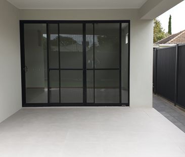 2/5 John Avenue Tranmere, Tranmere, SA 5073 - Photo 2