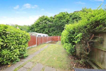 3 bedroom terraced house to rent - Photo 5