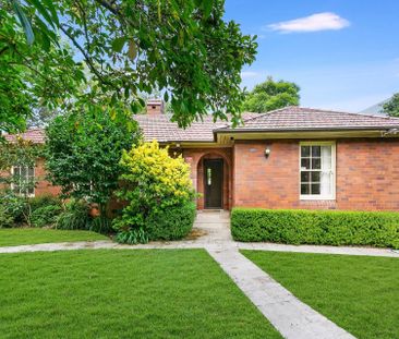 Spacious 4-Bedroom + Study Family Home | Killara High School & Lind... - Photo 3