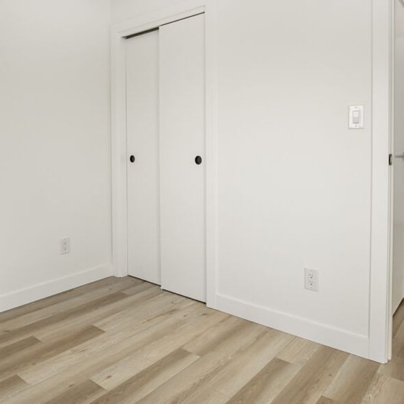 Oxford: Gold Accents – 710 Westminster, Winnipeg, MB - Photo 1