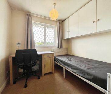 Moore Grove Crescent, Egham, Surrey, TW20 9RH - Photo 5