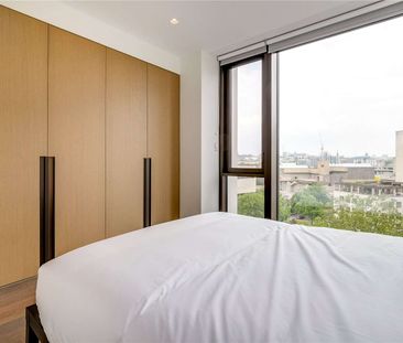 A spacious, corner apartment, with east facing balcony. - Photo 5