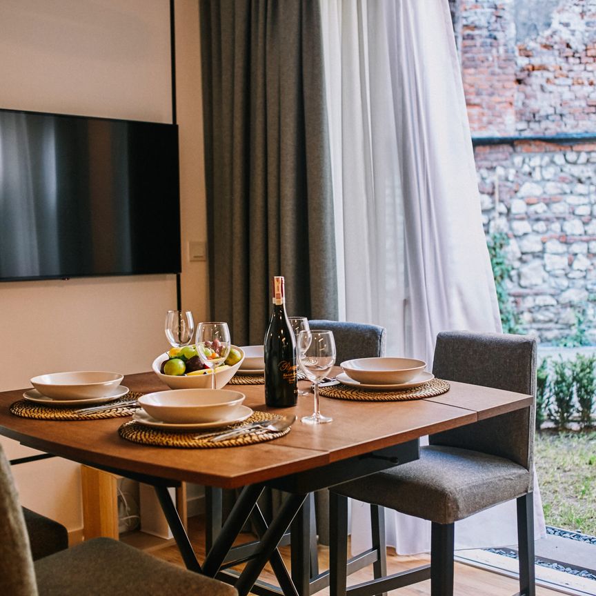 angel stradom - Photo 1