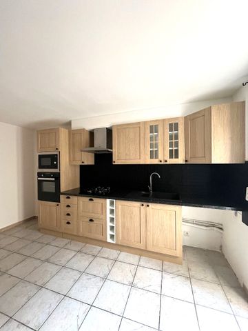 EYRAGUES - Maison de village avec 3 chambres et cour., - Photo 5