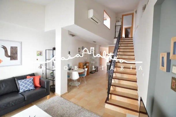Dúplex de alquiler en Calle de Pont de Moncau, Altea ciudad - Foto 1