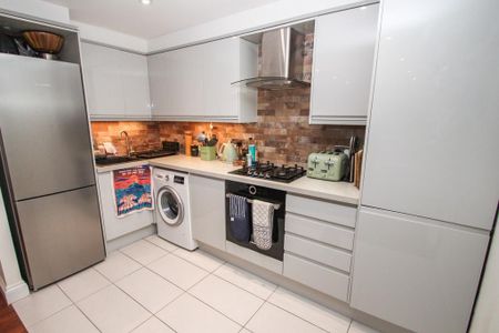 2 bedroom flat to rent - Photo 4