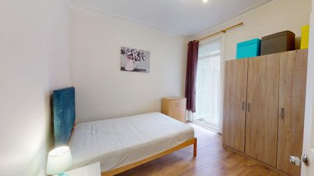 4 bedroom terraced house to rent - Photo 4