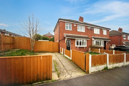 Greenwood Avenue, Wigan, WN5 - Photo 2