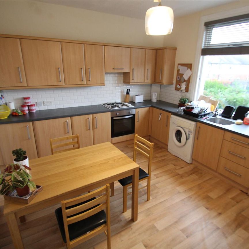 Meanwood Road, Meanwood, Leeds, LS6 4AW - Photo 1