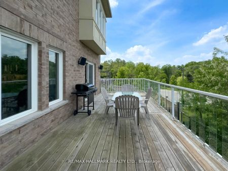 Detached Home For Lease | N9246351 - Photo 2