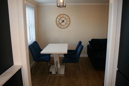 IMMACULATE 2 BEDROOM FLAT – BROCHTIE COURT, BROUGHTY FERRY - Photo 5