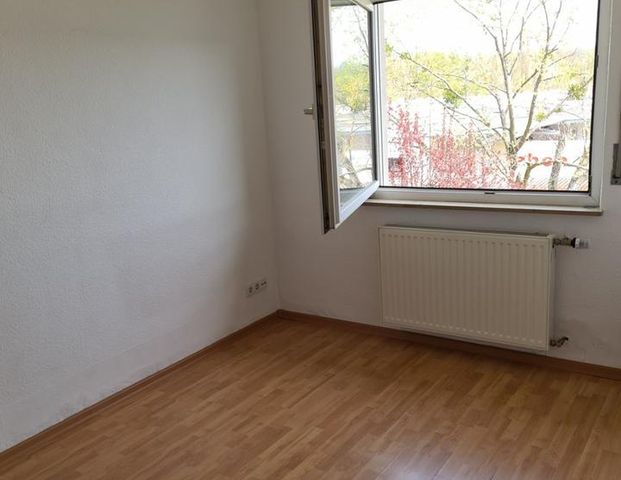 Helle 3-Zimmer-Wohnung in gepflegtem 6-Parteienhaus – ab 01.12.20 - Foto 1