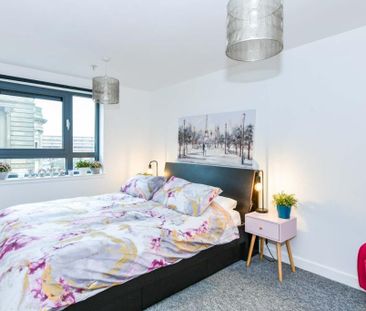3 bedroom flat to rent - Photo 2