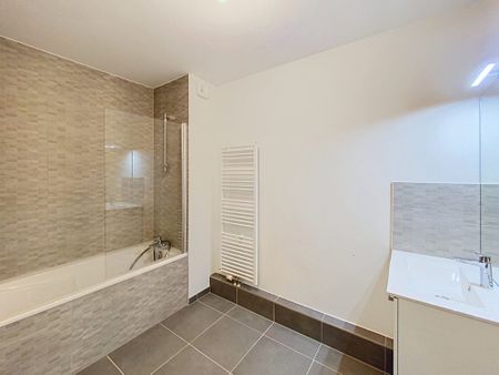 Location Appartement 3 pièces 85m² HAGUENAU 67500 - Photo 4