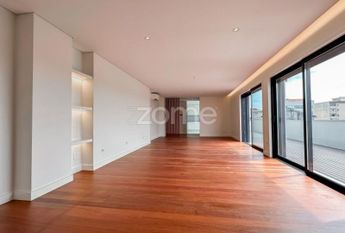 Apartamento T4 em Porto