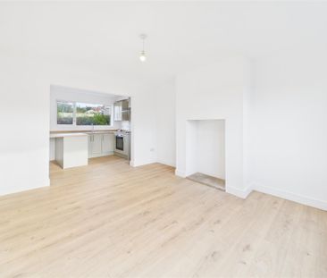 2 bedroom Semi-detached house to rent - Photo 1