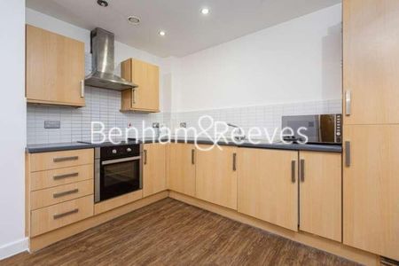 Bellevue Court, Hounslow, TW3 - Photo 3